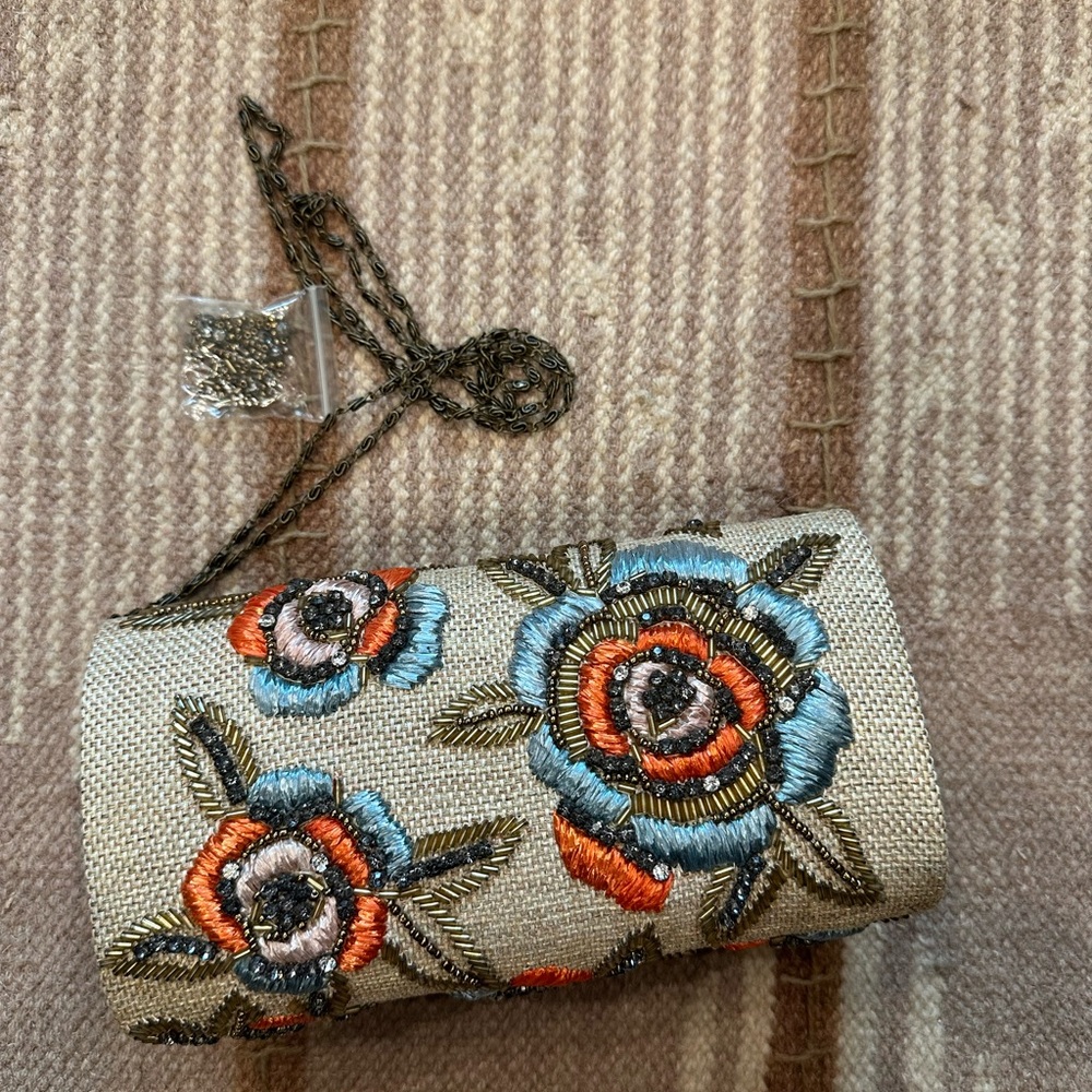 Anthropologie Embroidered Floral Clutch - Picture 4 of 5